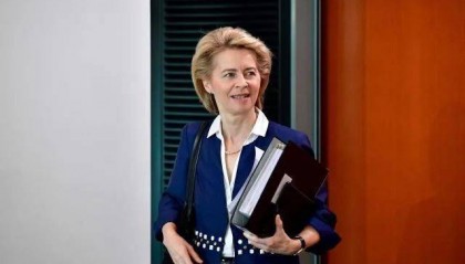 特朗普宣布大胜欧盟,冯德莱恩才明白访华时,中方苦口婆心的劝诫,欧盟有人后悔没有配合中国