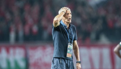 国安官方:塞蒂恩不再担任球队主教练 董事会接受其辞呈