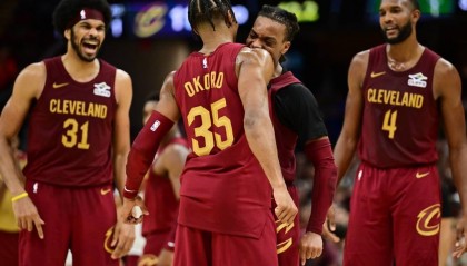 联盟格局大变!东西部领头羊未尝败绩 勇士太阳战绩卓越