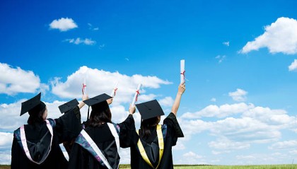 男大学生变性被张榜公示,高校可以处理得更妥当