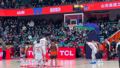 啃下硬骨头,崩了后槽牙!山东81:78胜浙江,克里斯再吃技犯