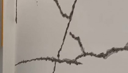 重庆一业主新房天花板开裂，建设局：初步推断系楼上装修材料导致楼板超载