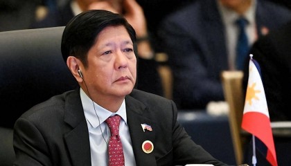 马科斯遭晴天霹雳?解放军火速增兵,我国大使登门警告:必须立刻收手!