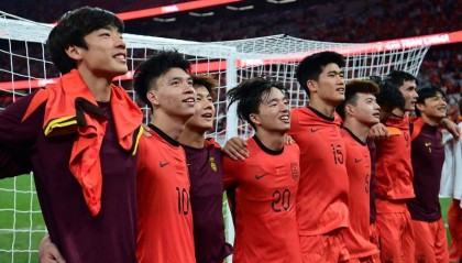 U22国足主帅:球员们像11个“兵马俑”在战斗