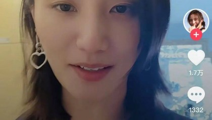 李亚鹏小19岁妻子称搬家至普通小区,缩减开支:看房到搬家都是我,房子大小不重要