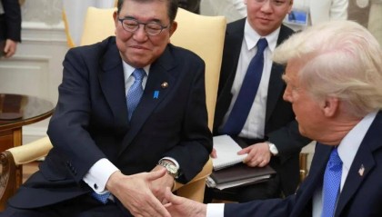 日本大型代表团访华,石破茂在美国得不到的,要来中国找