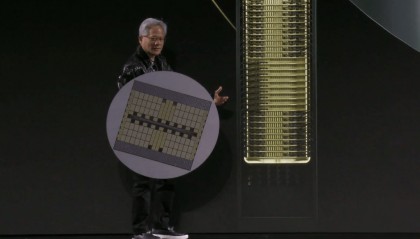 一文读懂黄仁勋CES重磅发布:最新5090芯片、世界最大AI计算机、首个世界模型