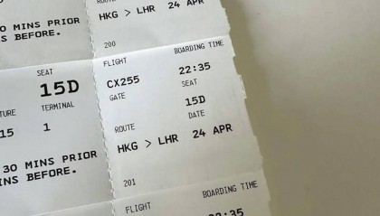 香港国泰航空空姐误将白酒当水给3岁男童喝