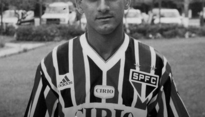 RIP!巴西名宿泽-卡洛斯在睡梦中心脏病发去世 享年55岁