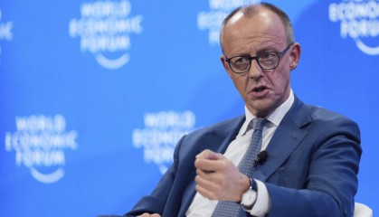 德国已拍板，乌可直攻俄境目标，70岁默克尔罕见出山，措辞不简单