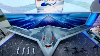 隐身飞翼机彩虹-7公开,比美军B2轰炸机更强?轰20还会远吗