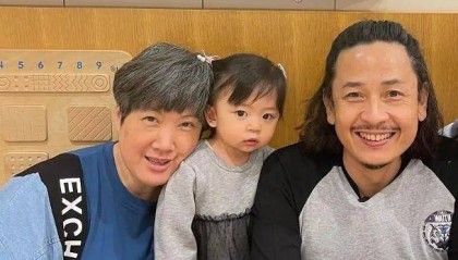 男演员宣布:58岁妻子再次怀孕