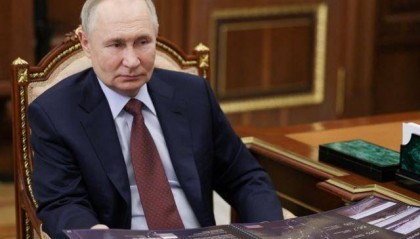 俄军越境绕后,库尔斯克乌军孤军被围,乌克兰再丢一枚“筹码”?