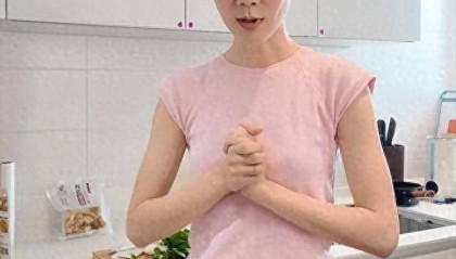 车晓晒独居近况!42岁头顶秃了一大片,不婚不育和妈妈相依为命