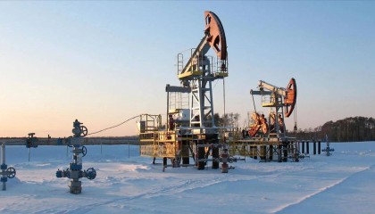 特朗普还未登机访华,中美谈判再出“意外”,贝森特放出大招:中方若是拒绝就加500%关税