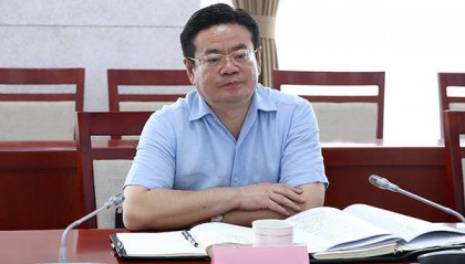 张效廉被决定逮捕,曾任哈尔滨市市长,上月被通报“官迷心窍,结交政治骗子”