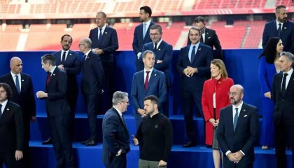 终于屈服了?中欧已谈妥,马克龙对华态度大变,火速向中方求和