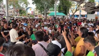 不到5天,抗议人数翻了10倍,杜特尔特回不来了,莎拉将独自出战