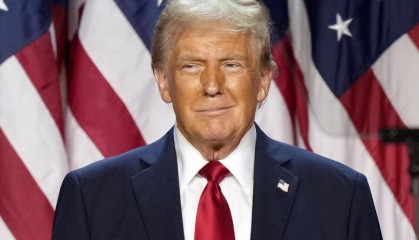 特朗普:将对中国所有商品额外征收10%关税