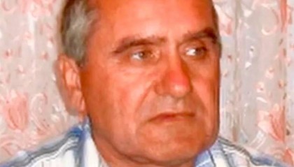 俄罗斯一石矿发现满口金牙男尸,疑为百人连环杀手,警方正鉴定