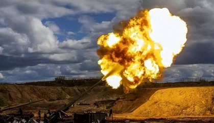 大战在即?美解除打击莫斯科限制,中方紧急提醒,俄乌加紧备战中