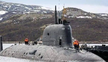 俄罗斯核潜艇换装高超声速导弹 曹卫东:其武器装备发展只能走非对称发展的道路