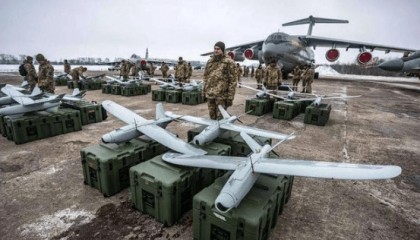 普京反击!5枚导弹从天而降,乌军多名高官被“抬走”,拜登无计可施