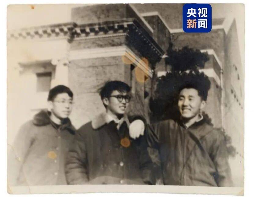 今天，向他致敬！