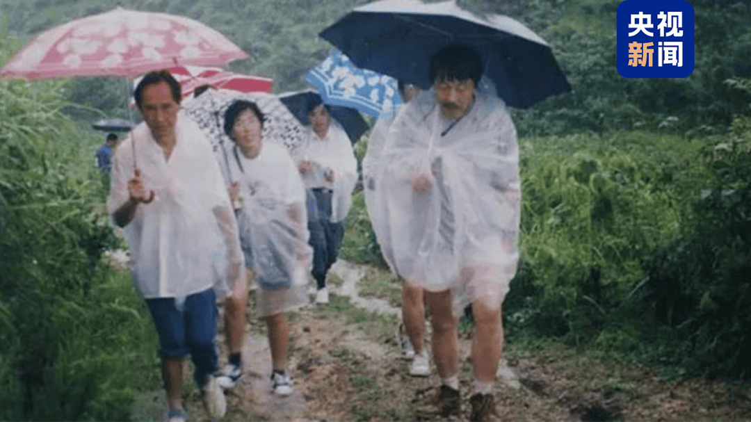 今天，向他致敬！