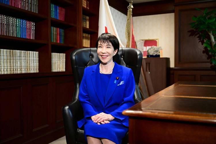 迟迟等不到中方的贺电,日本主动“逼问”,高市早苗对中国称呼有变,外交部的回应有深意