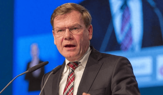 默克尔预言成真!外长取消访华,德国国内声音变了,中方这次不客气了,默茨火速对华做出保证