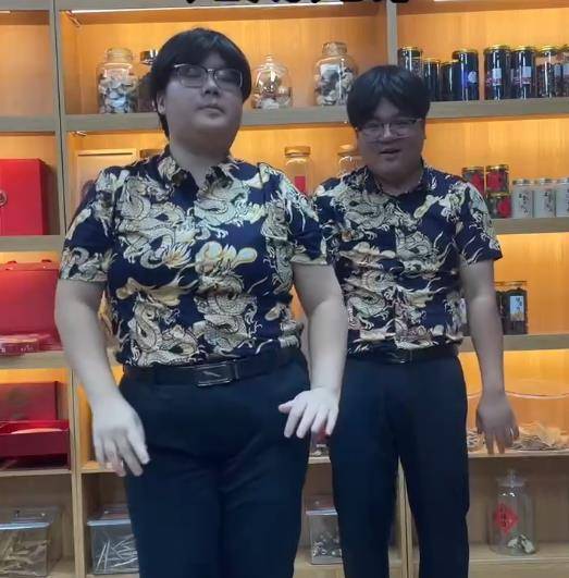 失散的双胞胎兄妹?“史上最相似夫妻”被网友围观,当事人:刚认识时不像,后来越长越像