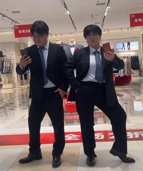 失散的双胞胎兄妹?“史上最相似夫妻”被网友围观,当事人:刚认识时不像,后来越长越像