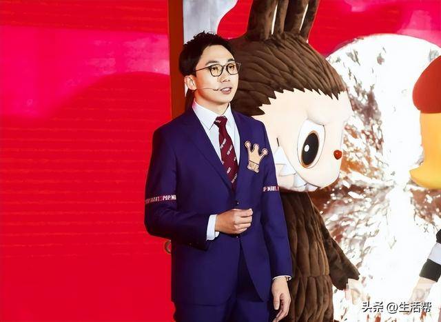 泡泡玛特回应“卖79有点贵”直播事故:已对工作人员内部处理;该挂链盲盒单个仿品成本低至4元