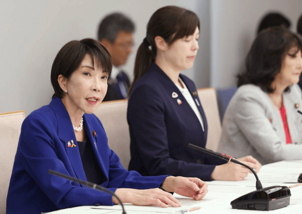 高市早苗妄言台海，中方大白话“掉脑袋警告”，日本舆论两次破防！